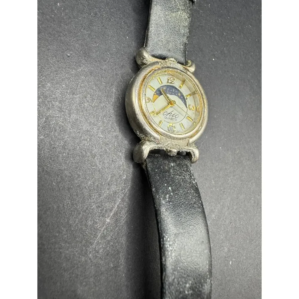 Vtg Chic Moon Face Dial Date Women's Watch Silver Tone Black Calf Band LCH143